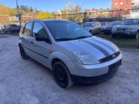 Gebraucht Ford Fiesta Ambiente 60 PS (44 kW) 2002 Polarsilber metallic Kleinwagen