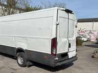 Gebraucht Iveco Daily 140 PS (102 kW) 2017 Weiß Van / Kleinbus