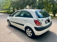 Gebraucht Kia Rio EX 97 PS (71 kW) 2009 Weiß Limousine