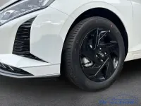 Neu Hyundai i20 Blackline 90 PS (66 kW) 2026 Weiss Limousine