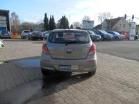 Gebraucht Hyundai i20 Edition 86 PS (63 kW) 2013 Grau Kleinwagen