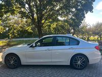 Gebraucht BMW 320 184 PS (135 kW) 2013 Weiß Limousine