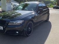 Gebraucht BMW 318 Sport Line 143 PS (105 kW) 2010 Schwarz Limousine