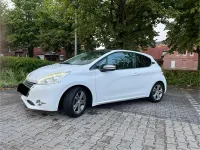 Gebraucht Peugeot 208 95 PS (69 kW) 2012 Weiß Kleinwagen