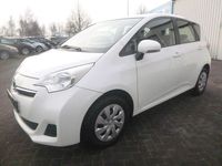 Gebraucht Toyota Verso-S Basis 99 PS (72 kW) 2012 Weiß Van / Kleinbus