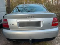 Usata Audi A4 101 CV (74 kW) 1999 Argento Berlina