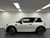 Gebraucht Mini John Cooper Works 136 PS (100 kW) 2023 Nanuq white (metallic) Kleinwagen