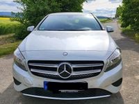 Gebraucht Mercedes A180 Style 122 PS (89 kW) 2014 Silber Kleinwagen
