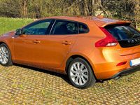 Second-hand Volvo V40 177 CP (130 kW) 2012 Auriu Hatchback