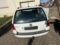 Gebraucht VW Golf IV 104 PS (76 kW) 2005 Weiß Kleinwagen