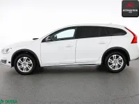 Gebraucht Volvo V60 CC 150 PS (110 kW) 2019 Ice white, solid / solid Kombi