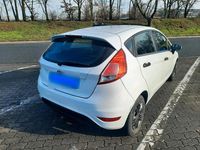 Gebraucht Ford Fiesta 54 PS (39 kW) 2012 Weiß Kleinwagen
