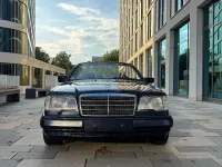 Gebraucht Mercedes E200 136 PS (100 kW) 1996 Blau Cabrio