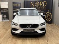 Gebraucht Volvo V60 CC 145 PS (106 kW) 2022 Weiss Kombi