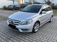 Gebraucht Mercedes B180 122 PS (89 kW) 2011 Silber Van / Kleinbus