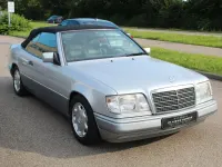 Gebraucht Mercedes E220 150 PS (110 kW) 1994 Silber Cabrio