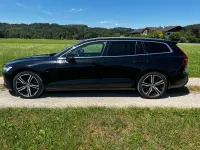Gebraucht Volvo V60 Inscription 341 PS (250 kW) 2020 Schwarz Kombi