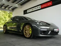 Gebraucht Porsche Panamera 4 E-Hybrid 462 PS (339 kW) 2021 Grün Kleinwagen