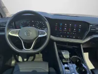 Gebraucht VW Touareg Basis 231 PS (169 kW) 2025 Grenadillschwarz metallic (metallic) SUV