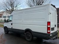 Gebraucht Iveco Daily 177 PS (130 kW) 2010 Weiß Van / Kleinbus