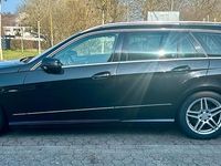 Gebraucht Mercedes E220 AMG line 170 PS (125 kW) 2011 Schwarz Kombi