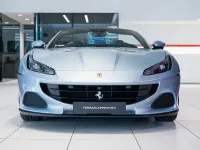Second-hand Ferrari Portofino 620 CP (456 kW) 2022 Gri Cabrio
