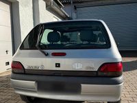 Gebraucht Renault Clio 54 PS (39 kW) 1996 Grau Kleinwagen