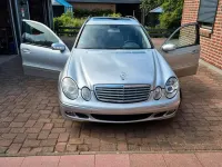 Gebraucht Mercedes E220 150 PS (110 kW) 2004 Grau Kombi