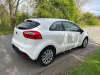 gebraucht Kia Rio 1.2 TÜV Alufelgen Motor verbraucht Öl