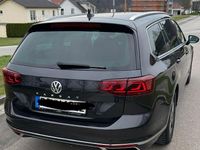 Gebraucht VW Passat Elegance 150 PS (110 kW) 2020 Grau Kombi