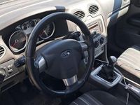 Gebraucht Ford Focus 101 PS (74 kW) 2011 Schwarz Kombi