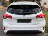 Używany Ford Focus ST-Line 150 KM (110 kW) 2020 Biały Sedan/Limuzyna