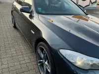 Gebraucht BMW 530 204 PS (150 kW) 2011 Schwarz Kombi