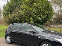 Gebraucht Hyundai i30 109 PS (80 kW) 2012 Schwarz Limousine