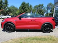 Gebraucht VW T-Roc Cabriolet R-line 150 PS (110 kW) 2023 Kings red schwarz (metallic) Cabrio