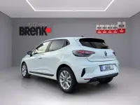 Uusi Renault Clio V 91 HP (66 kW) 2025 Valkoinen Sedan