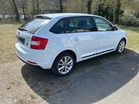Gebraucht Skoda Rapid Joy 116 PS (85 kW) 2016 Weiß Kleinwagen
