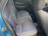 Gebraucht Ford Focus 101 PS (74 kW) 2001 Blau Kleinwagen