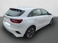 Neu Kia Ceed 140 PS (102 kW) 2026 Weiß Kleinwagen