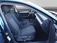 Gebraucht VW Passat Business 150 PS (110 kW) 2020 Blau Kombi