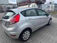 Gebraucht Ford Fiesta 90 PS (66 kW) 2015 Silber Kleinwagen