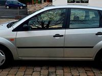 Gebraucht Ford Fiesta 69 PS (50 kW) 2003 Silber Limousine