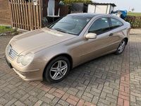 Gebraucht Mercedes C200 163 PS (119 kW) 2002 Gold Coupé
