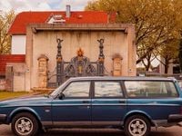 Usado Volvo 245 Basis 113 CV (83 kW) 1992 Azul Familiar