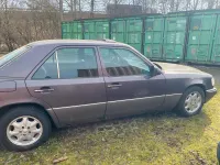 Gebraucht Mercedes E220 180 PS (132 kW) 1994 Braun Limousine