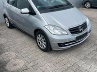 Gebraucht Mercedes A160 95 PS (69 kW) 2012 Silber Kleinwagen