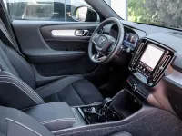 Gebraucht Volvo XC40 Plus 197 PS (144 kW) 2026 Blau SUV
