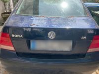 Second-hand VW Bora 100 CP (73 kW) 1998 Albastru Berlinǎ