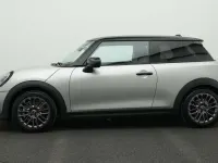 Używany Mini Cooper Classic 156 KM (114 kW) 2024 Szary Hatchback