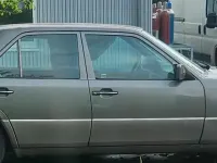 Brugt Mercedes E280 193 HK (141 kW) 1991 Grå Sedan